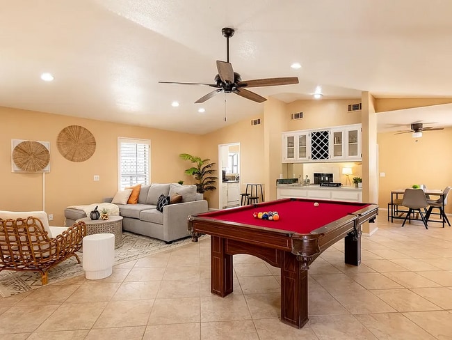 Building Photo - 64747 Pinehurst Cir