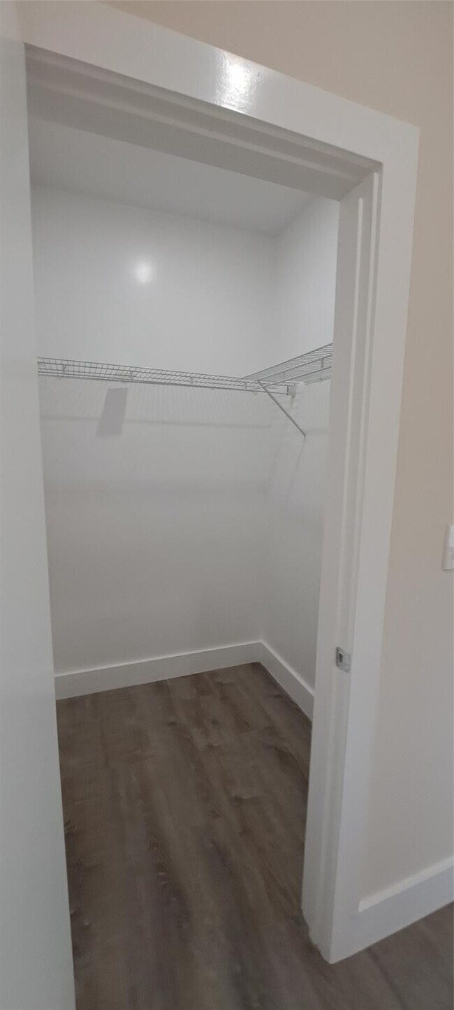 Building Photo - 3801 Davie Blvd