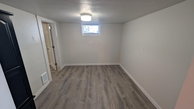 Building Photo - 2015 Bradley Ave