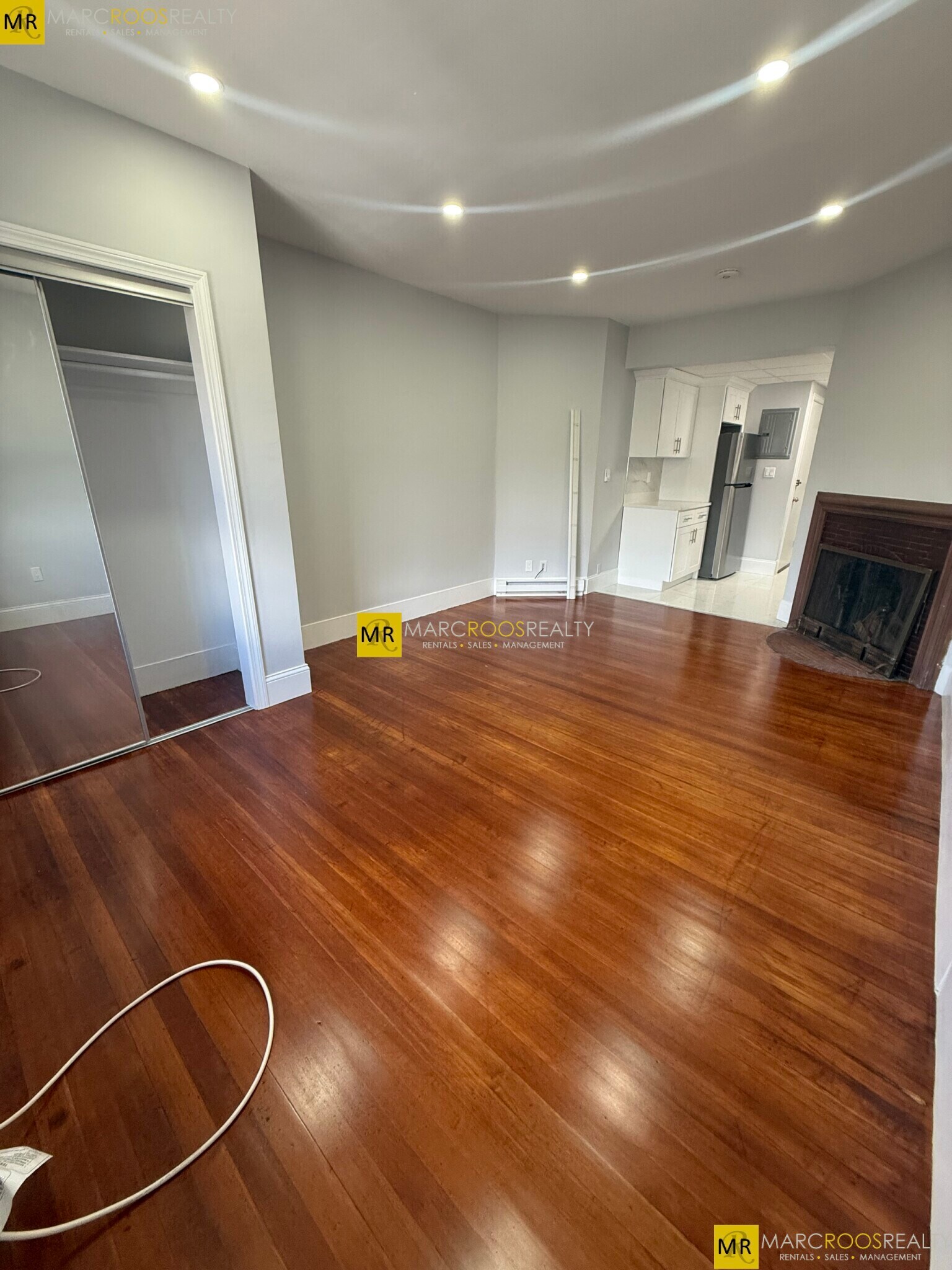 Building Photo - 476 Commonwealth Ave