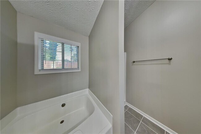 Building Photo - 4019 River Rock Way