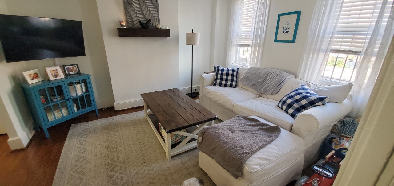 Building Photo - 1818 Montrose St