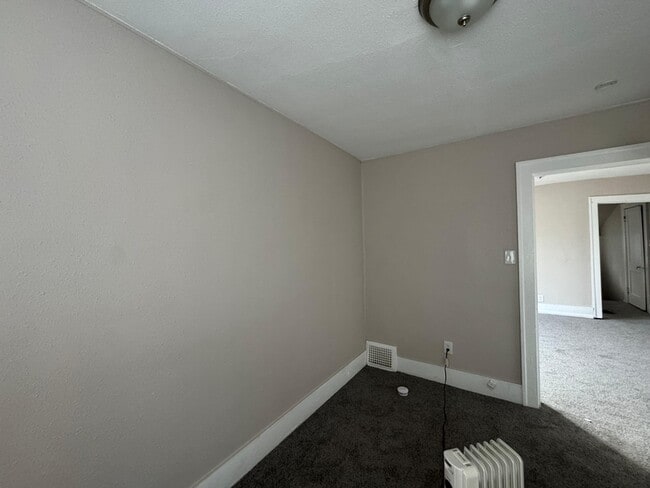 Building Photo - 15823 Princeton St