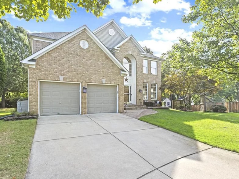 Primary Photo - 8040 Flora Ln