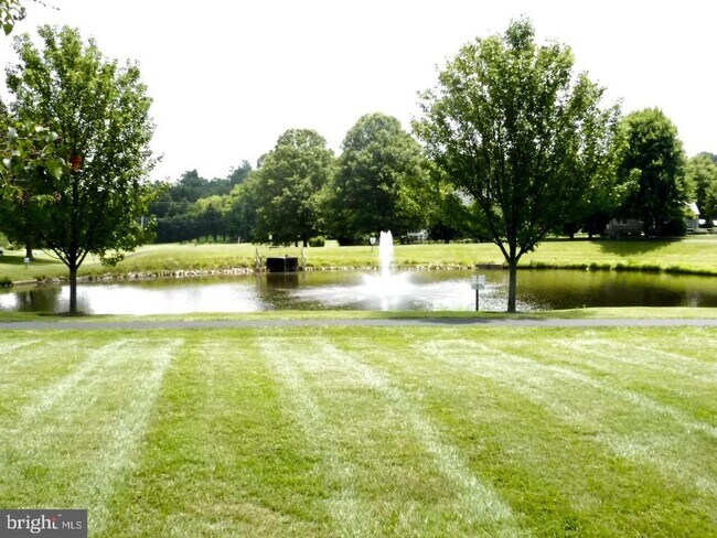 Building Photo - 3121 Benton Square Dr