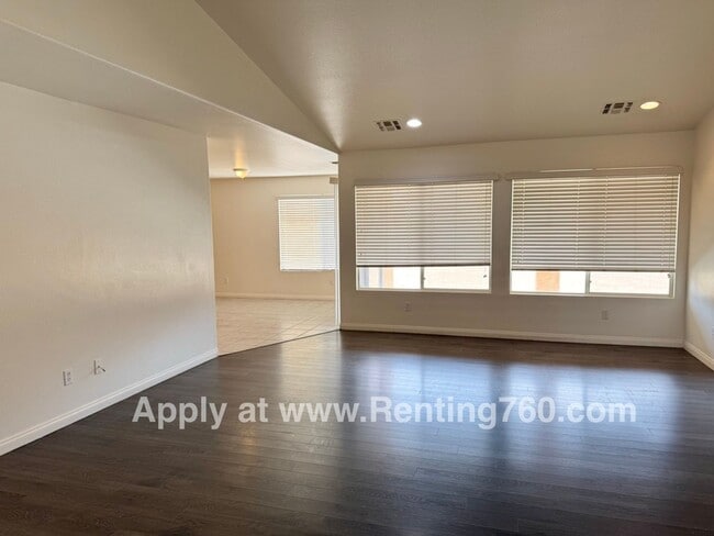 Building Photo - Beautiful Home in Copper Hills!