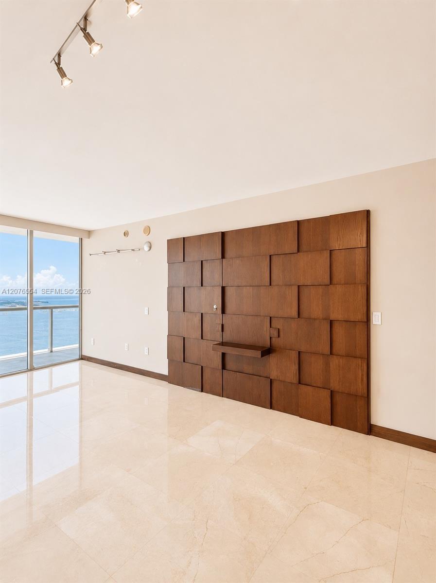 Building Photo - 465 Brickell Ave