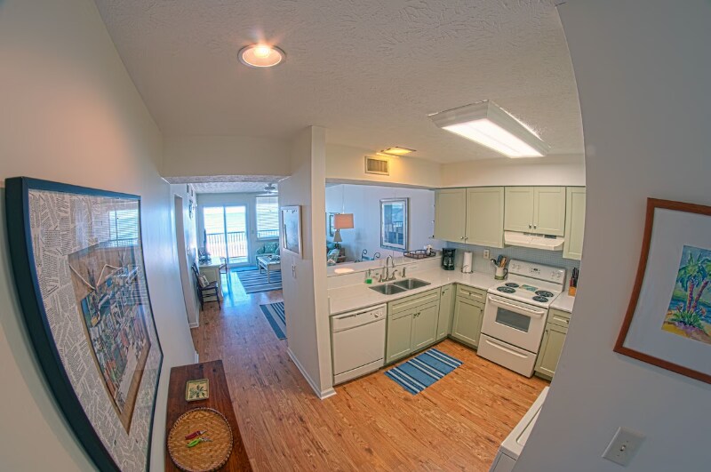 Building Photo - 426 S Fletcher Ave