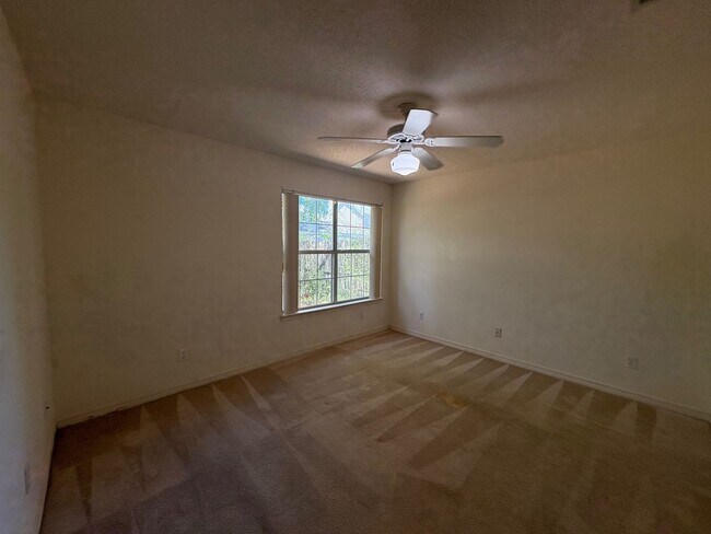 Building Photo - 37 3rd St