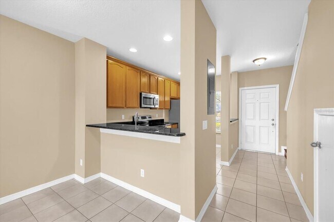 Building Photo - 3577 Wilshire Way Rd