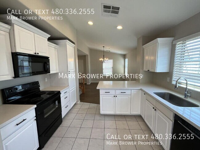 Building Photo - 2751 E Bart St