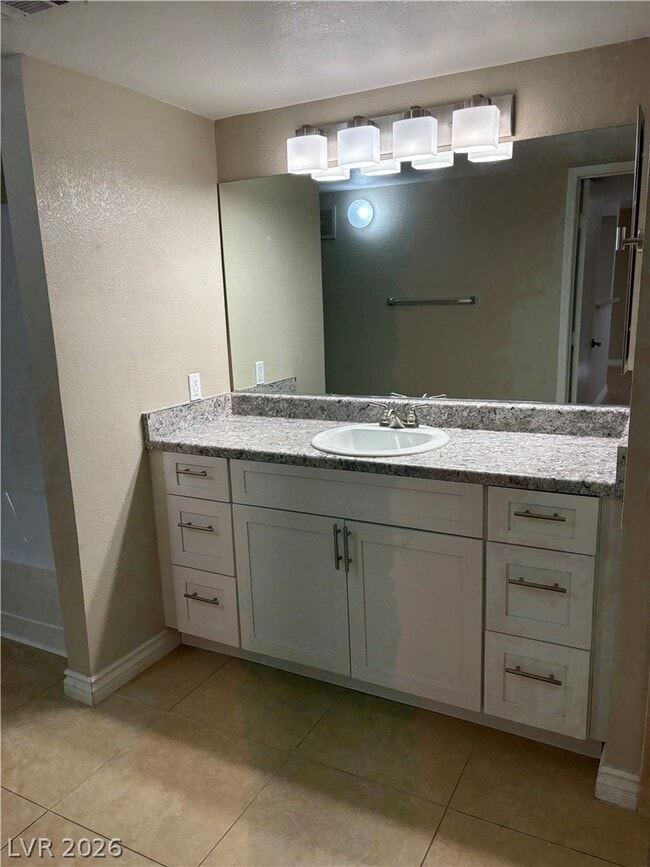 Building Photo - 555 E Silverado Ranch Blvd