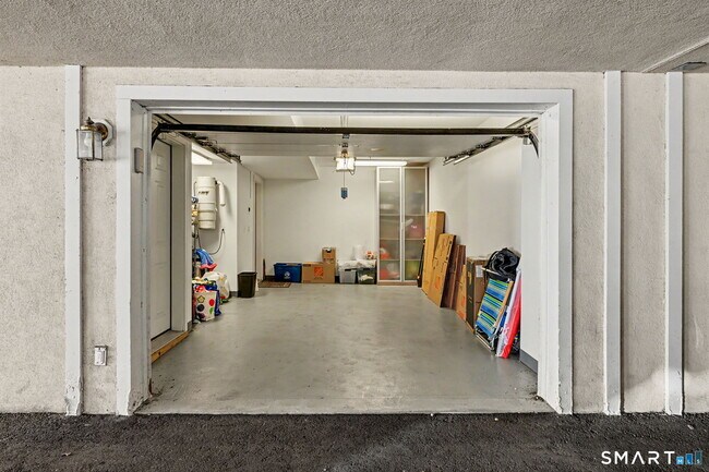 Building Photo - 70 Riverdale Ave