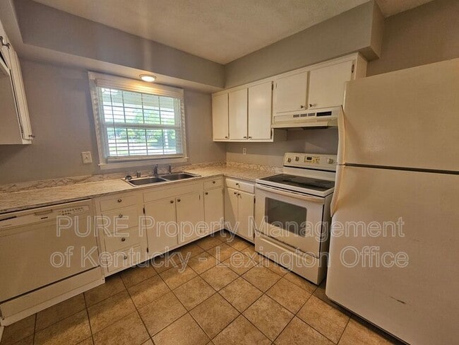 Building Photo - 2268 Winterberry Dr
