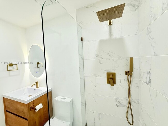 Building Photo - 937 Michigan Ave