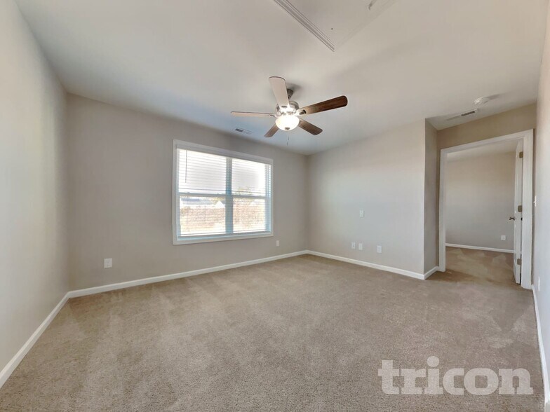 Building Photo - 932 Peninsula Pl