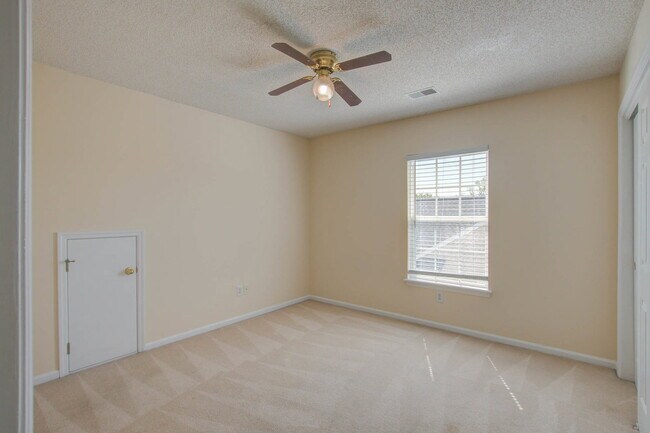 Building Photo - 533 Tribeca Dr
