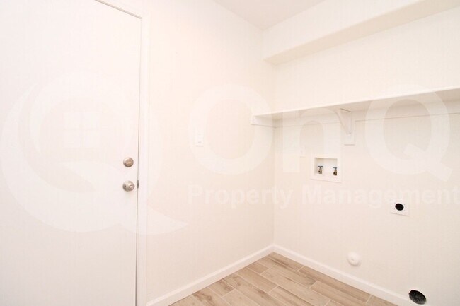 Building Photo - 14646 N 90th Dr