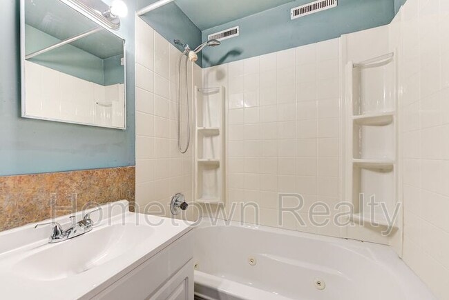 Building Photo - 2200 N St Luke Ave