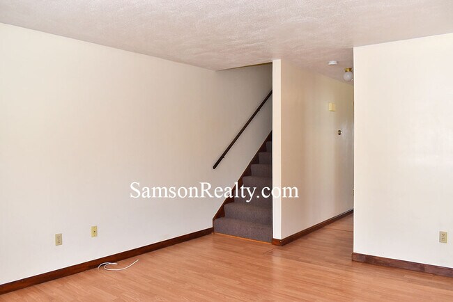 Building Photo - 112 Oakland Ave