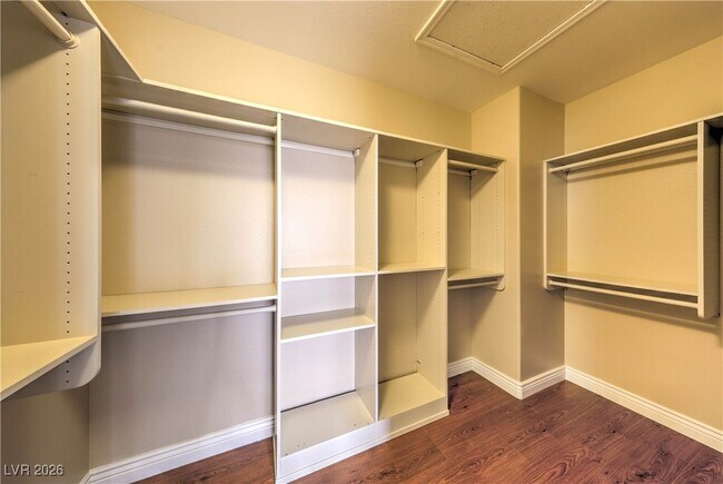 Building Photo - 2219 Bannerwood St