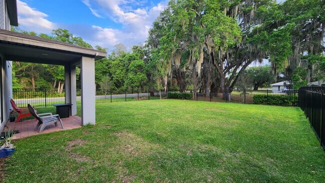 Building Photo - 5190 Minneola Ln