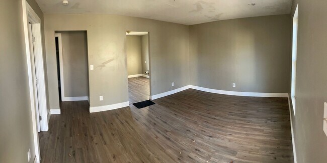 Building Photo - 2627 Fees S