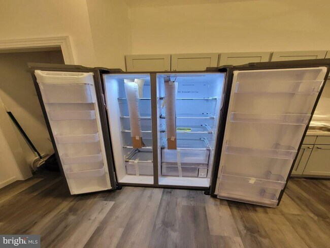 Building Photo - 145 W Main St