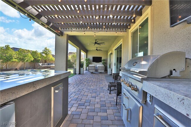 Building Photo - 2586 Hazelburn Dr