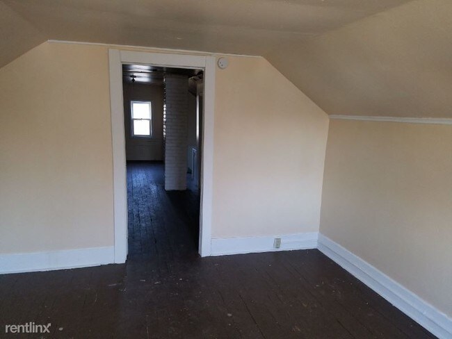 Primary Photo - 4 br, 1 bath House - 460 MINNESOTA