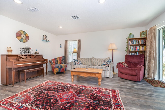 Building Photo - 711 Darlington Ave SW