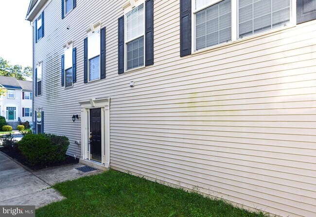 Building Photo - 1551 Falling Brook Ct