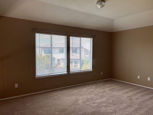 Building Photo - 4402 Golden Gate Dr