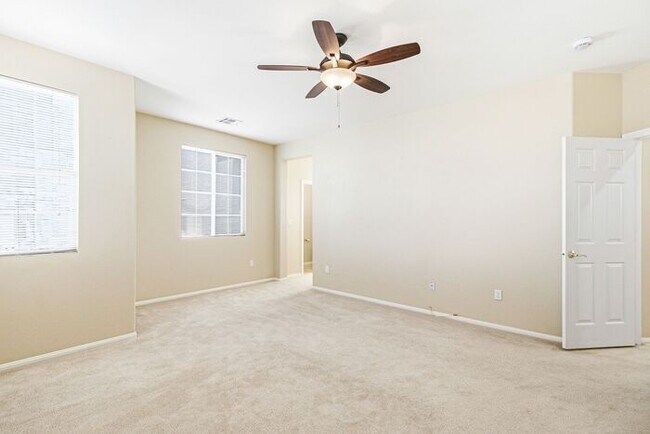 Building Photo - Spacious Mountains Edge Home with 4 Bedrooms & 2-Car Garage