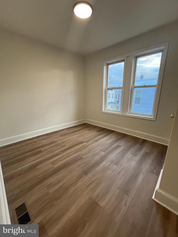 Building Photo - 5712 Cedar Ave