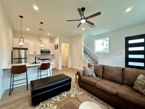 Building Photo - 203 Danna Ln