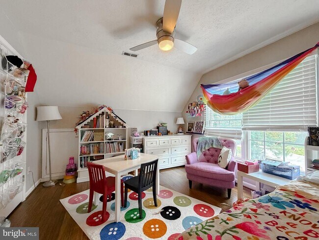 Building Photo - 23118 Silverberry Way