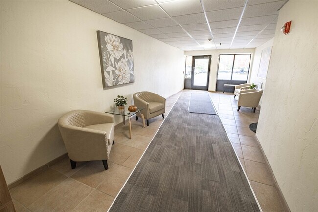 Building Photo - 100 High St