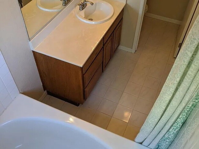 Building Photo - 1911 Magdalena Cir