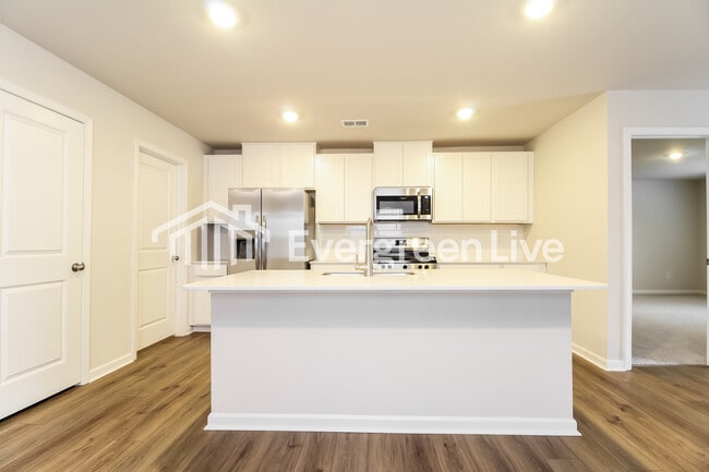 Building Photo - now