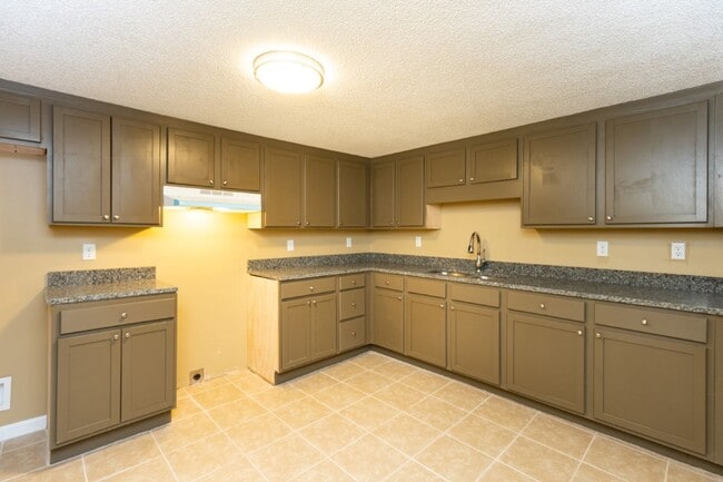 Building Photo - Now Accepting Section 8