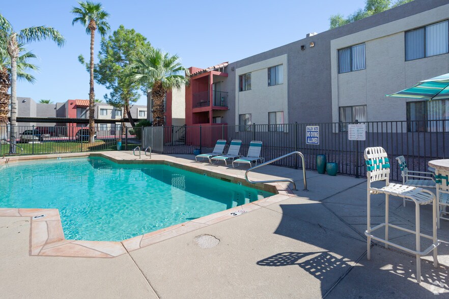 Papago Gardens & Santorini Villa Apartments 1207 N 48th St Phoenix AZ