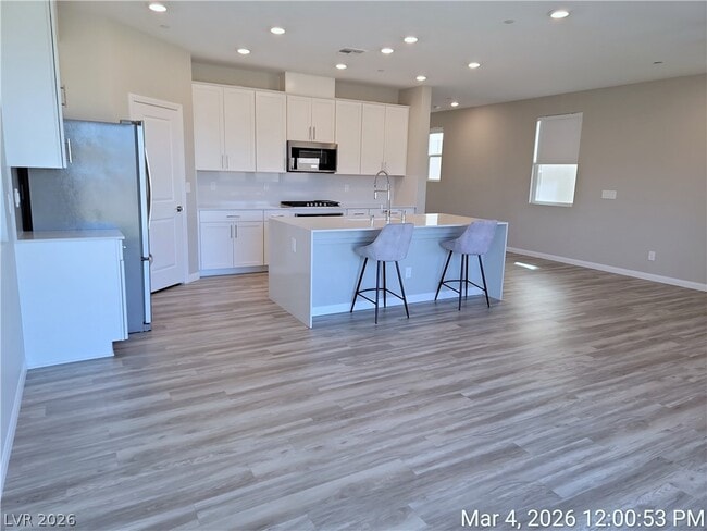 Building Photo - 2818 Frabiele St