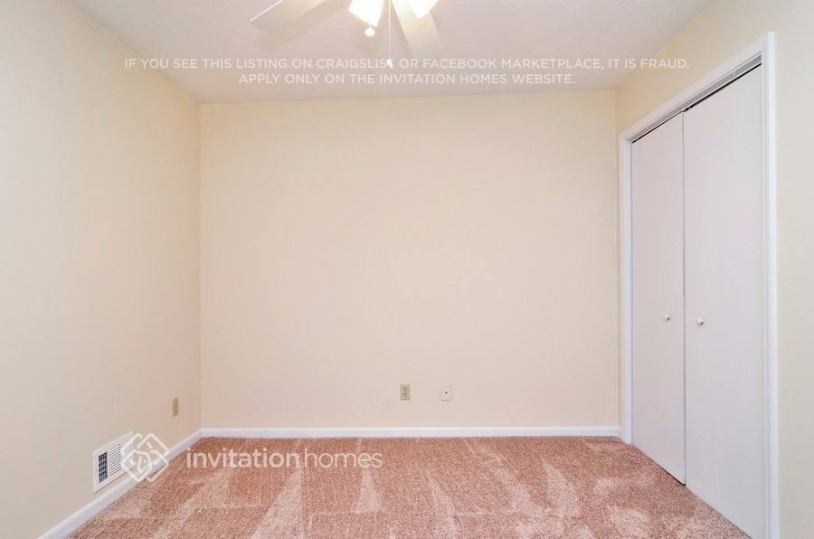 Building Photo - 1367 Classic Dr NE