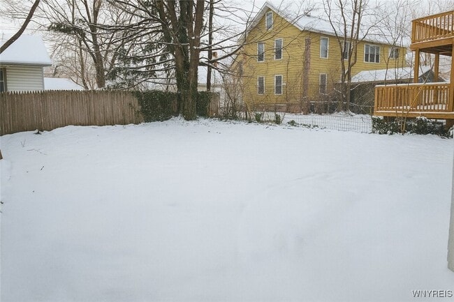 Building Photo - 64 Montrose Ave