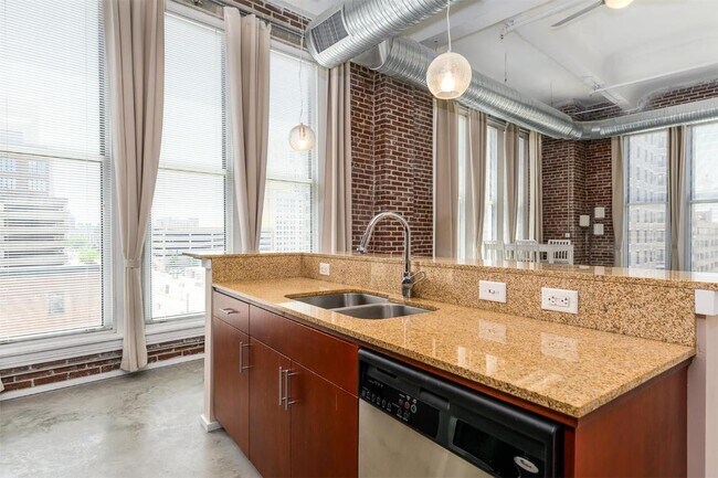 Building Photo - 1136 Washington Ave