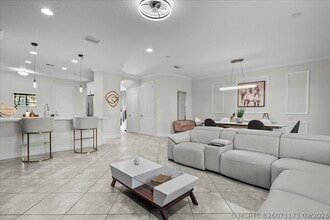 Building Photo - 131 Sword Fern Pl