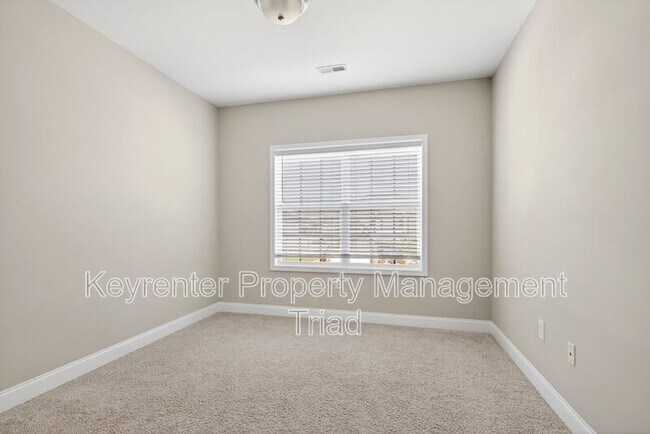 Building Photo - 4604 Skyview Trail