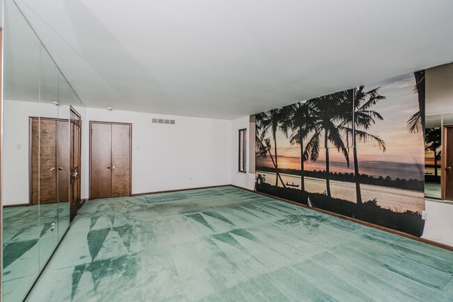 Building Photo - 22745 Wrexford Dr