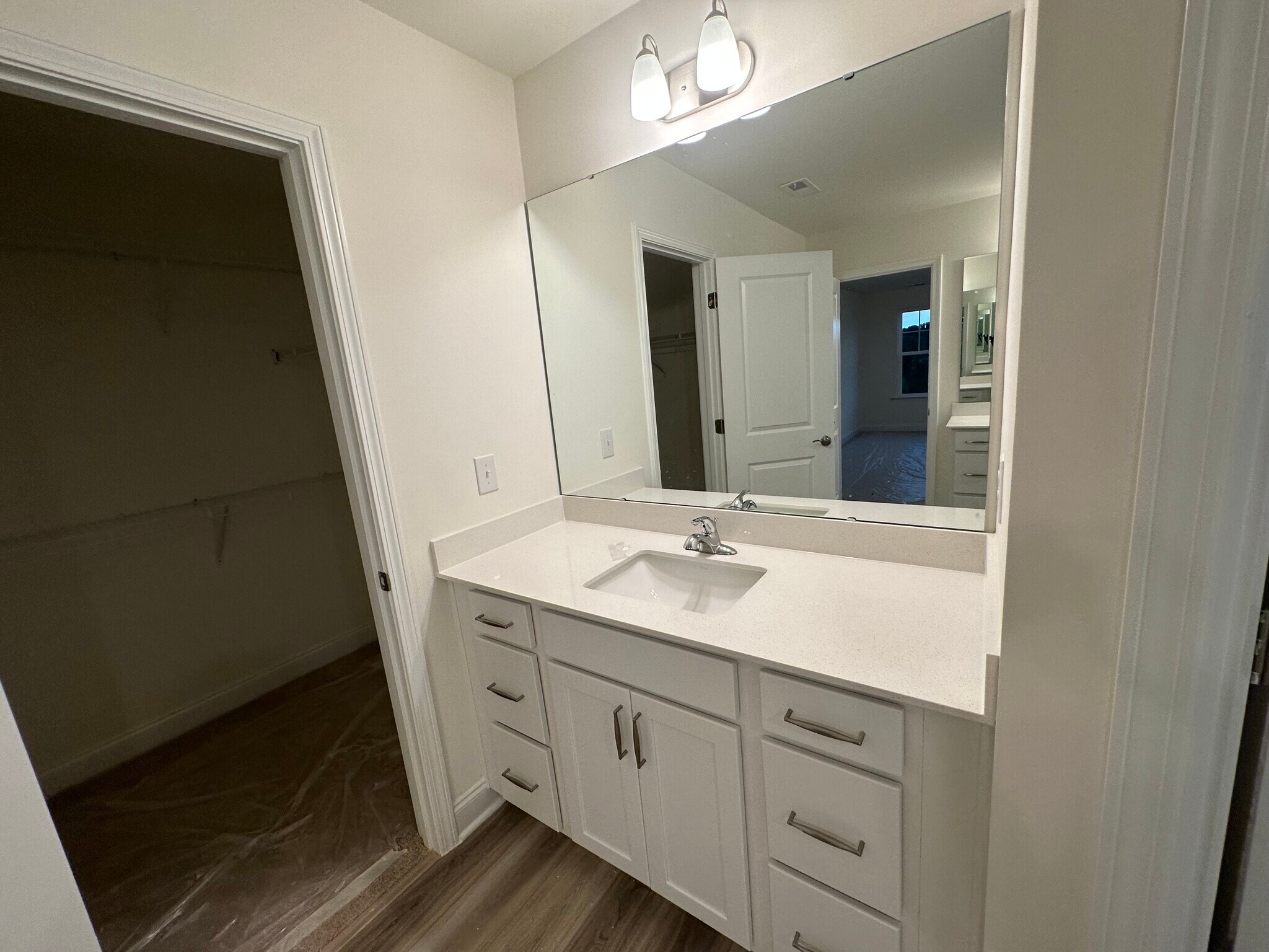 Building Photo - 38 Nailsworth St